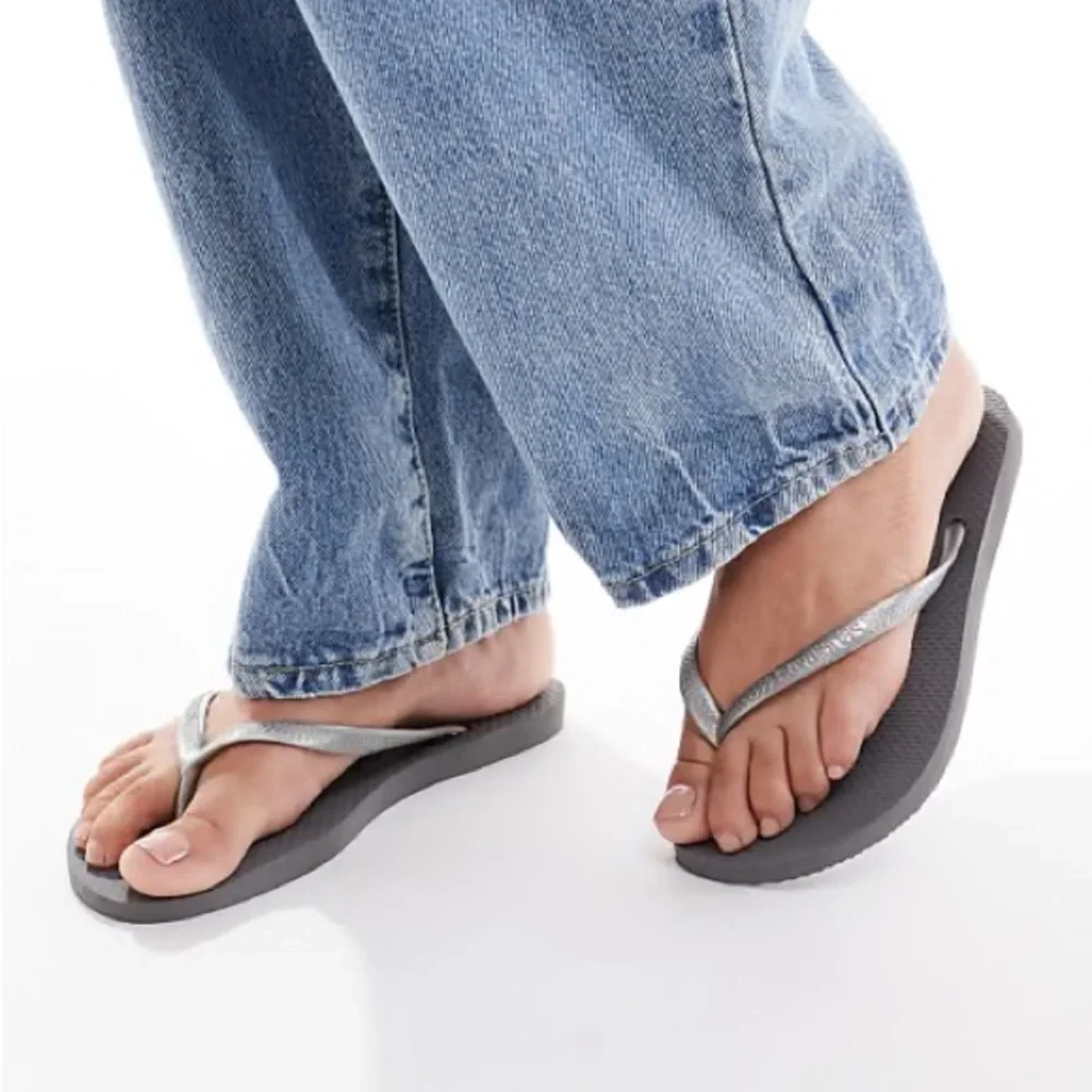Havaianas Gray Flip Flops Mens 9-10 Womens 11-12 Unisex Sandals
